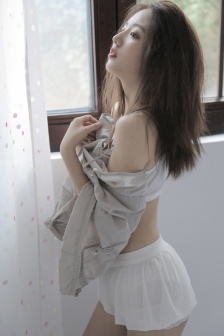征服美艳皇后贵妃